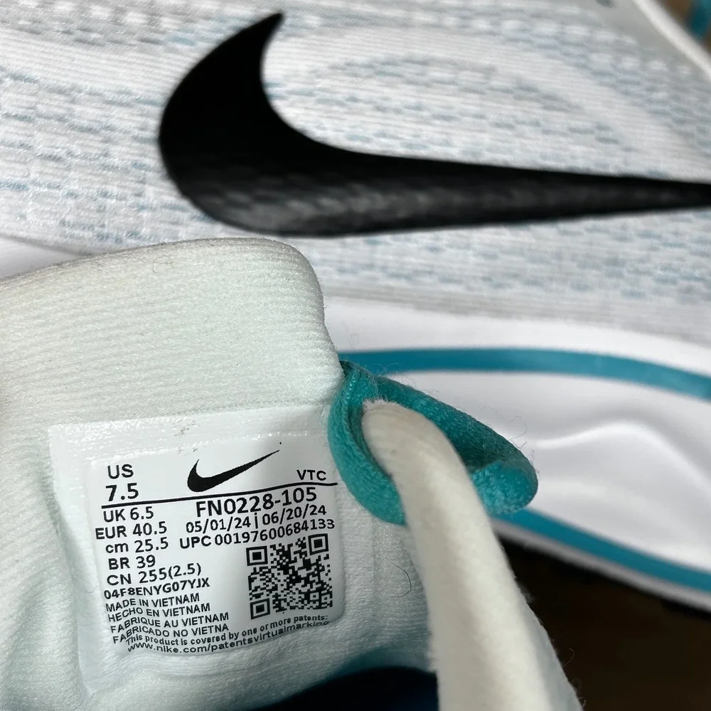 Nike Journey Run Womens Size 7.5 Running Shoes White Teal‎ Black FN0228-105